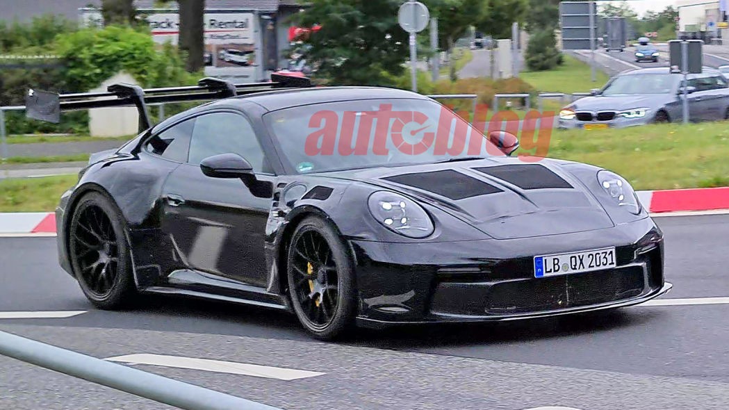 保时捷911 GT3 RS在新的间谍照片中看起来像一辆赛车