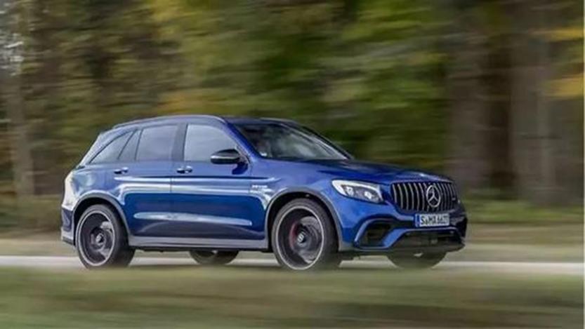 2020梅赛德斯-AMG GLC 63在新的间谍视频中咆哮其V8