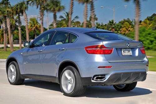 现代化的E71 BMW X6看起来很新鲜设计也不错