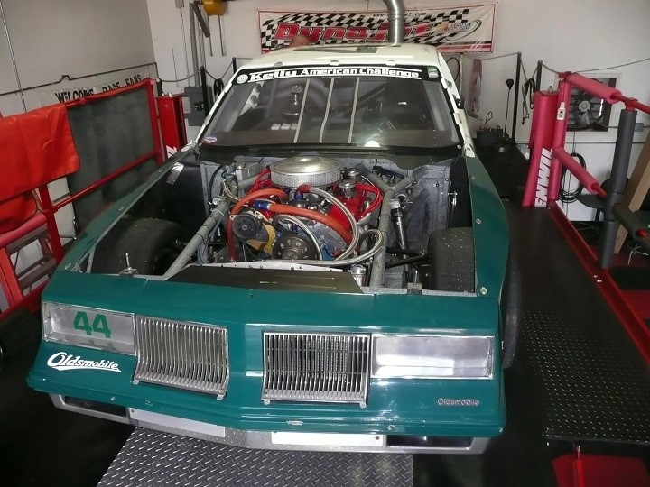 1982年Oldsmobile Cutlass NASCAR / IMSA赛车要拍卖