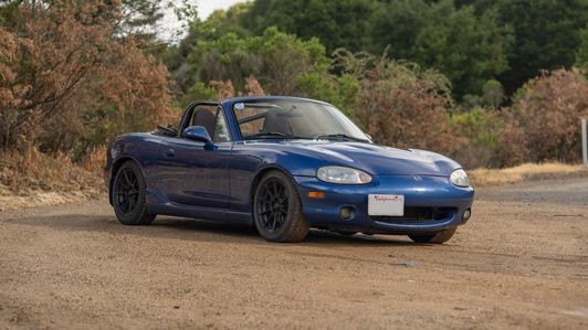 Antuan Goodwin的1999 Mazda Miata是完美的项目车